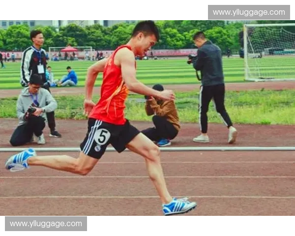 赛场上奋勇拼搏展风采运动员表现成就赛事辉煌与精彩瞬间